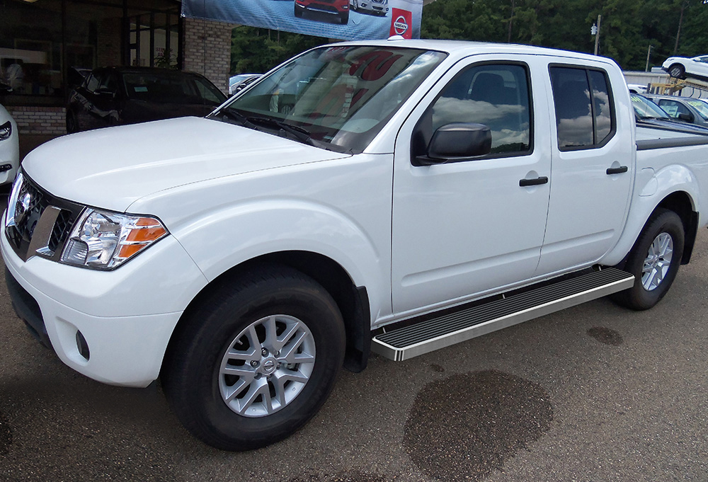 2005-2026 Nissan Frontier Crew Cab 5 ft Bed Both Sides iStep W2W 6 Inch Stainless Steel